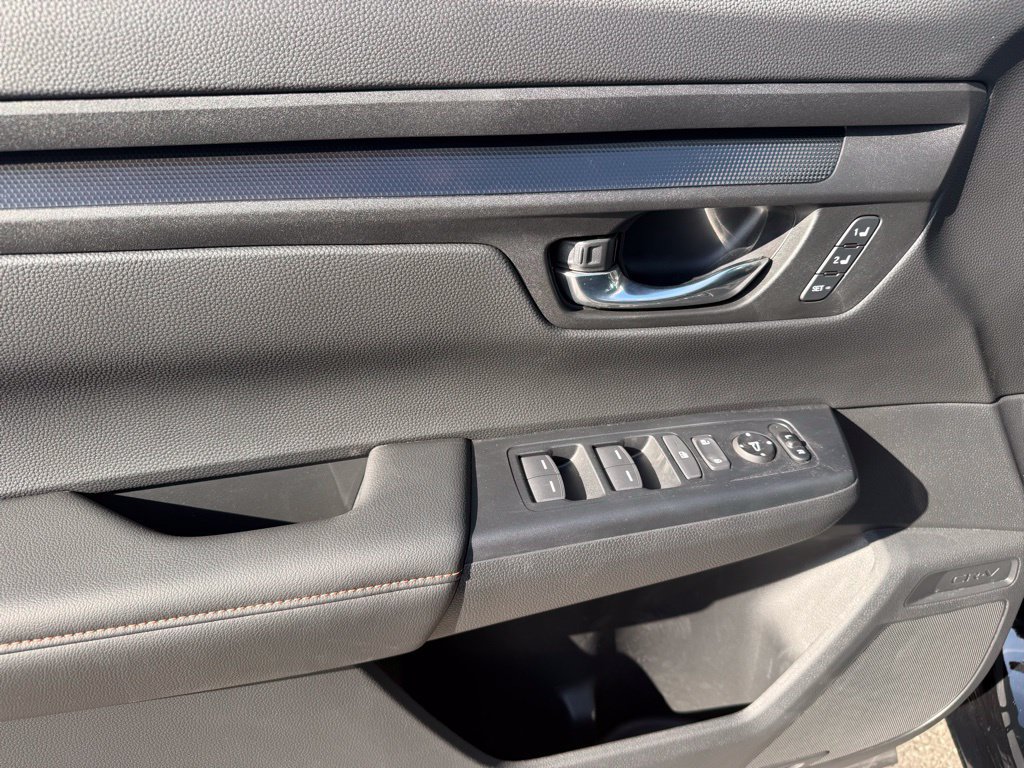 Used 2025 Honda CR-V Sport-L image 18