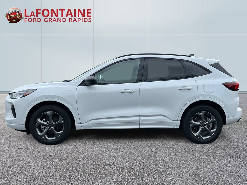 Certified 2023 Ford Escape ST-Line w/ Tech Pack #1 AWD/4WD image 4