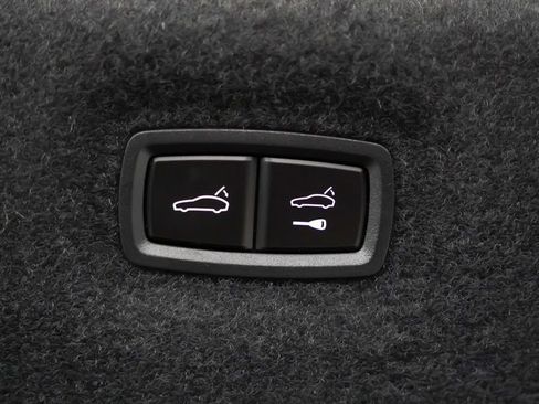 New 2026 Porsche Taycan image 14