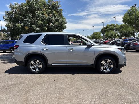 Used 2024 Honda Pilot EX-L image 6
