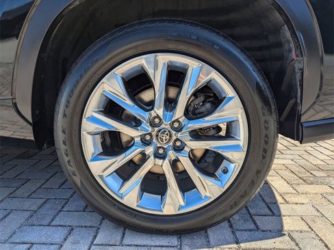 Used 2020 Toyota Highlander Limited image 21