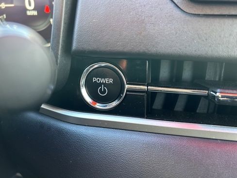 Used 2025 Mitsubishi Outlander ES image 19