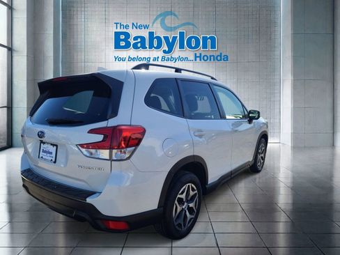 Used 2019 Subaru Forester Premium w/ All-Weather Package image 3