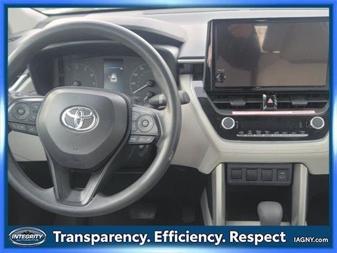 Used 2024 Toyota Corolla Cross L image 13