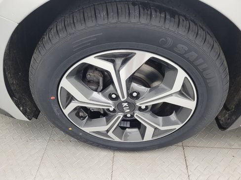 Used 2021 Kia Forte LXS FWD image 31