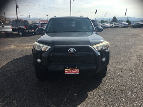 Used 2014 Toyota 4Runner SR5 RWD image 2