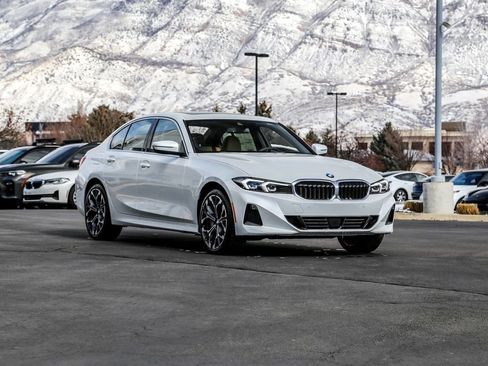 New 2026 BMW 330i xDrive Sedan w/ Convenience Package image 7