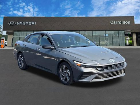 Certified 2025 Hyundai Elantra Sport FWD image 3
