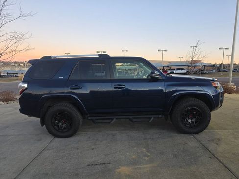Used 2021 Toyota 4Runner SR5 image 9