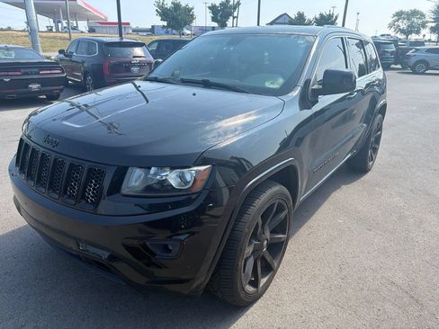 Used 2014 Jeep Grand Cherokee Altitude AWD/4WD image 5