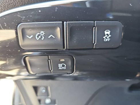 Used 2021 Toyota Prius Prime XLE w/ Carpet Mat Package (TMS) FWD image 31