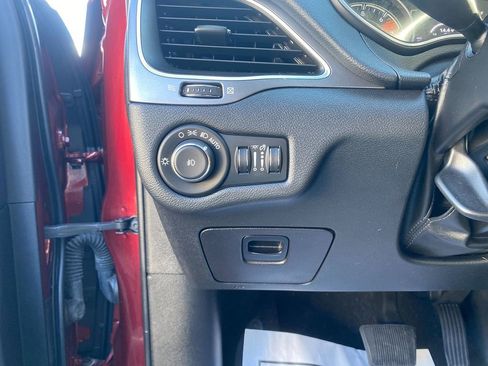 Used 2019 Jeep Cherokee Latitude Plus w/ Cold Weather Group image 14