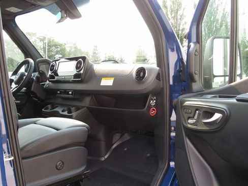 New 2025 Mercedes-Benz Sprinter 2500 image 15