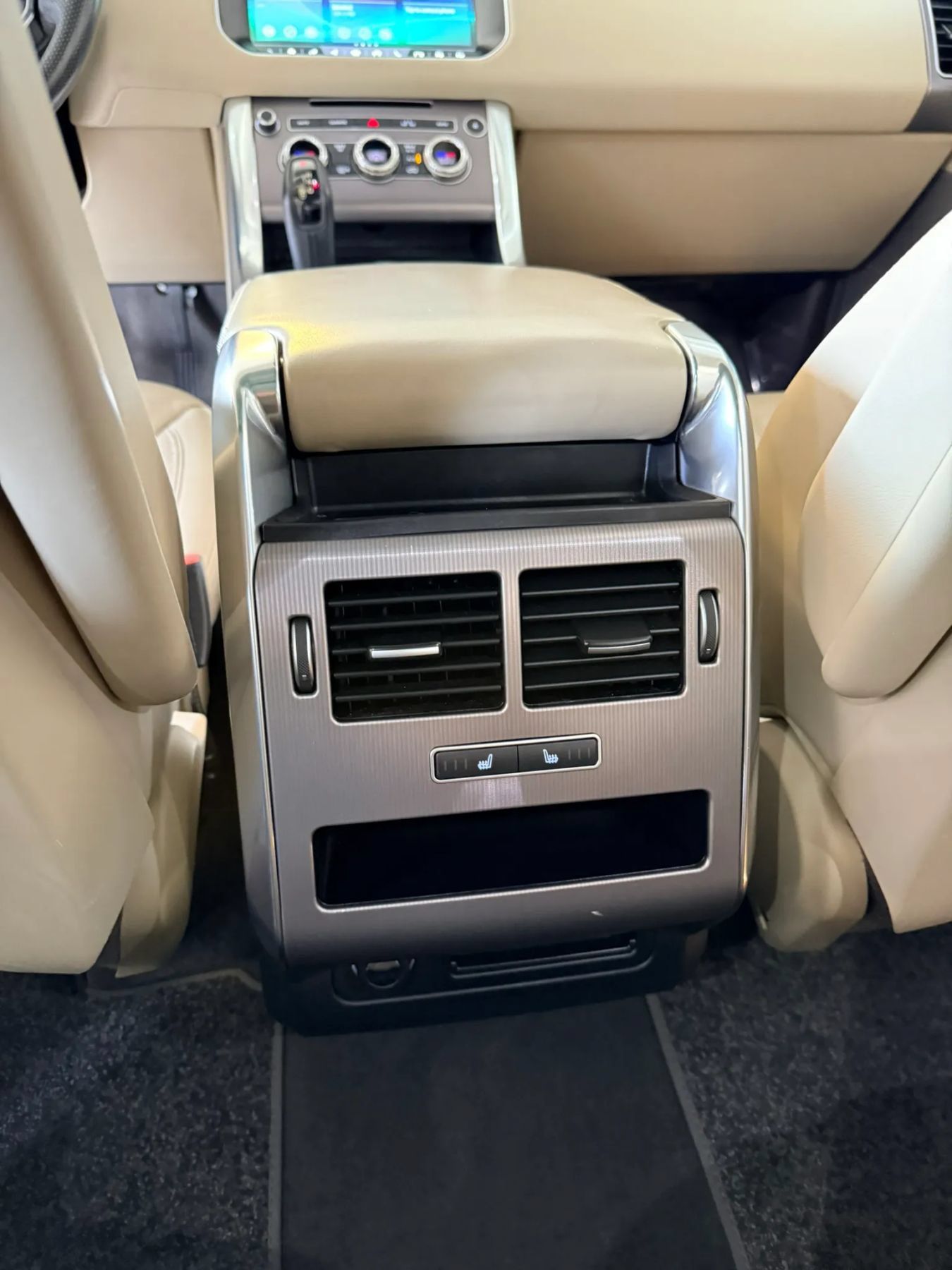 Used 2017 Land Rover Range Rover Sport HSE AWD/4WD image 12
