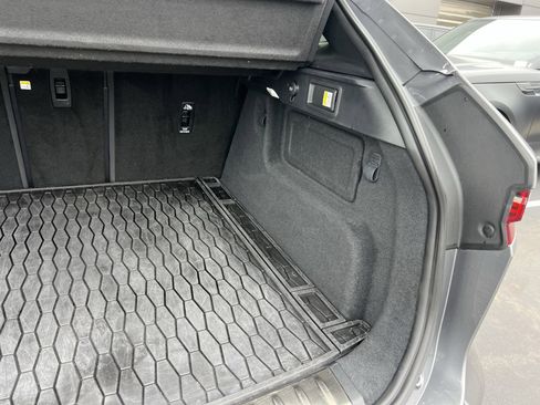 Certified 2025 Jaguar F-PACE R-Dynamic S image 37