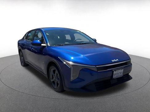 Used 2025 Kia K4 FWD image 3