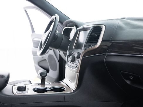 Used 2014 Jeep Grand Cherokee Overland w/ Advanced Technology Group image 27