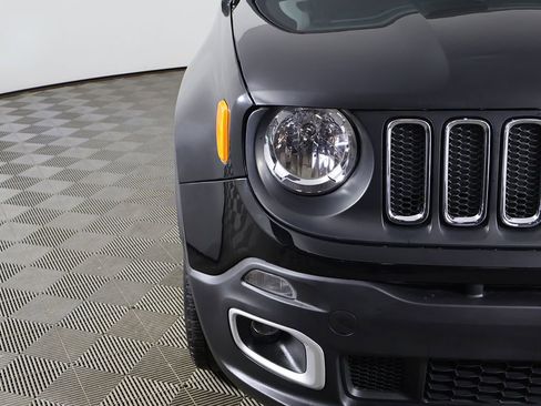 Used 2018 Jeep Renegade Latitude image 10