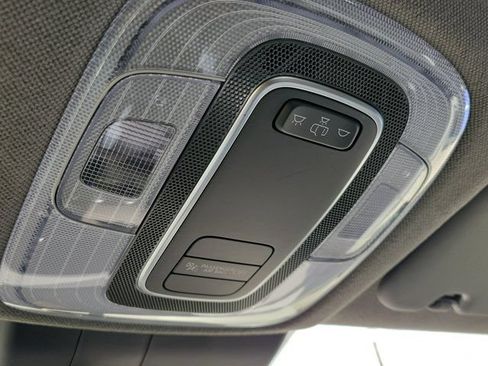Certified 2025 Hyundai Elantra SE FWD image 30