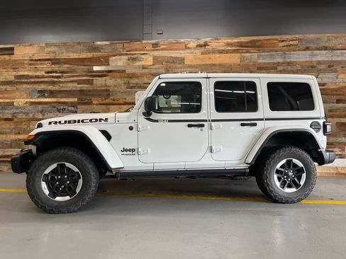 Used 2022 Jeep Wrangler Unlimited Rubicon w/ Steel Bumper Group AWD/4WD image 16