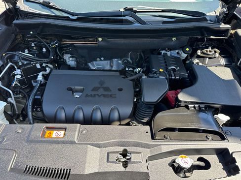 Used 2019 Mitsubishi Outlander ES FWD image 7
