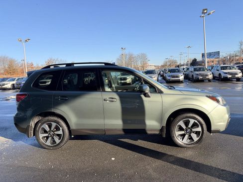 Used 2018 Subaru Forester 2.5i Premium w/ All-Weather Package image 6