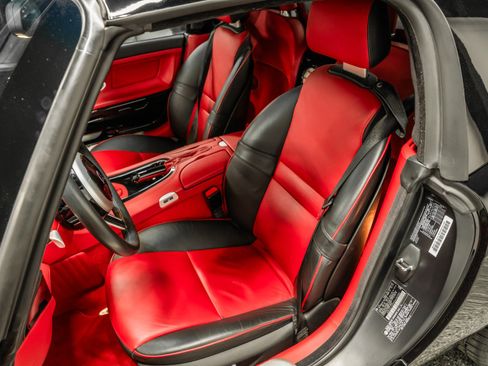 Used 2003 BMW Z8 RWD image 23
