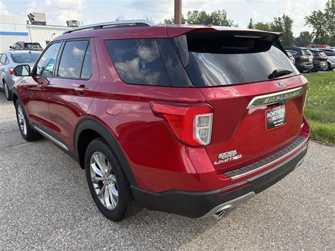 Used 2021 Ford Explorer Limited w/ Equipment Group 301A AWD/4WD image 4