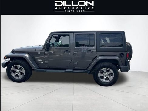 Used 2018 Jeep Wrangler Unlimited Sahara w/ Connectivity Group AWD/4WD image 7