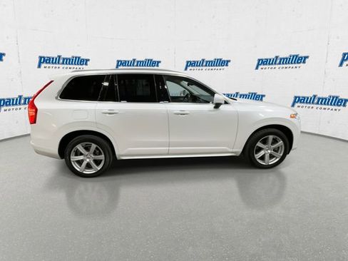 Used 2022 Volvo XC90 T5 Momentum AWD/4WD image 13