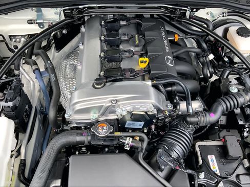 New 2026 MAZDA MX-5 Miata Club w/ Interior Package RWD image 16