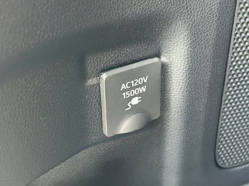 New 2026 Toyota Highlander Platinum AWD/4WD image 17