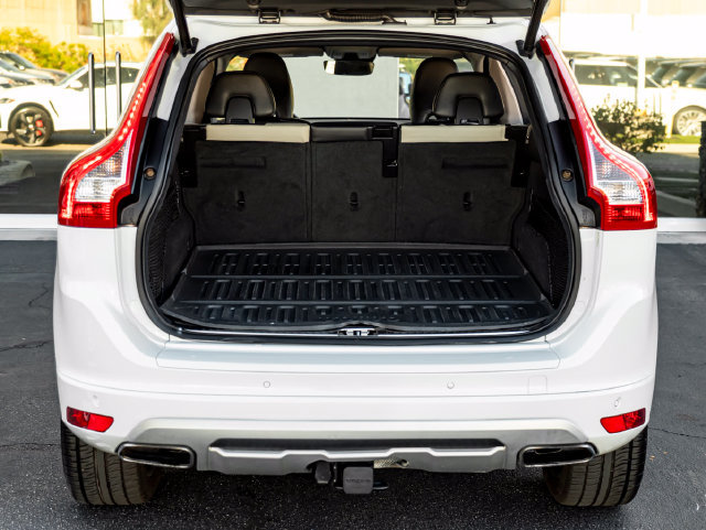 Used 2017 Volvo XC60 T6 Dynamic w/ Preferred Option Package AWD/4WD image 32