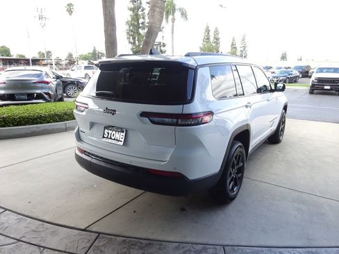 Used 2024 Jeep Grand Cherokee L Laredo AWD/4WD image 7