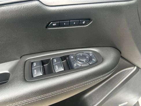 Used 2023 Cadillac XT6 Premium Luxury AWD/4WD image 16
