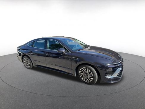 Used 2025 Hyundai Sonata SEL image 2