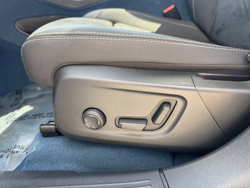 Used 2022 Volvo C40 P8 Recharge Ultimate image 30