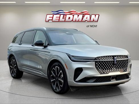 Used 2024 Lincoln Nautilus Reserve w/ Equipment Group 202A AWD/4WD image 8