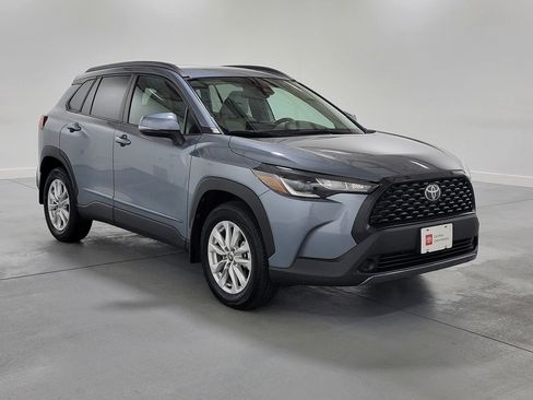 Certified 2022 Toyota Corolla Cross LE image 2