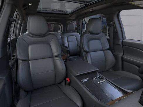 New 2026 Lincoln Aviator Reserve w/ Luxury Package RWD image 11