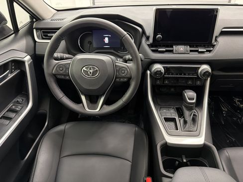 Used 2023 Toyota RAV4 XLE Premium FWD image 29