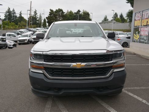 Used 2018 Chevrolet Silverado 1500 W/T w/ Trailering Package image 2