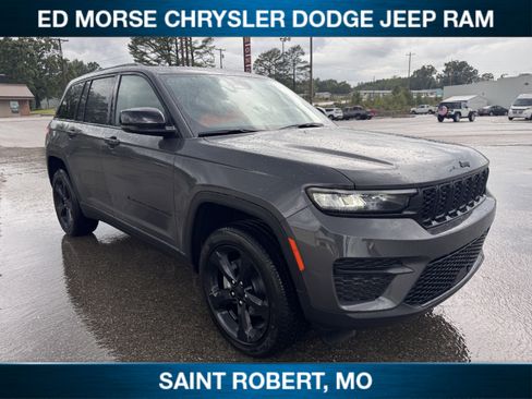 New 2025 Jeep Grand Cherokee Altitude AWD/4WD image 4