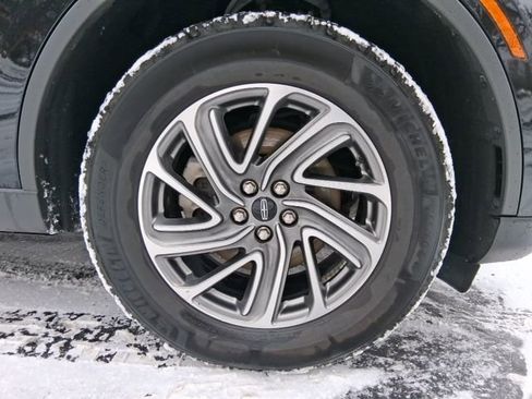 Used 2023 Lincoln Aviator AWD w/ Class IV Trailer Tow Package image 8