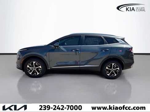 New 2025 Kia Sportage EX image 2