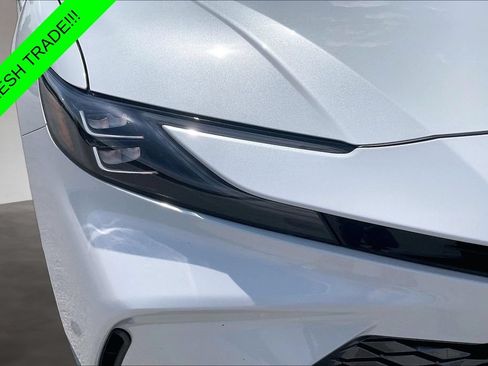 Used 2025 Toyota Camry XLE FWD image 29
