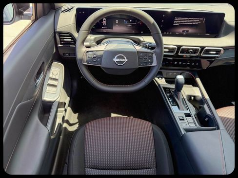 New 2026 Nissan Sentra SR FWD image 24