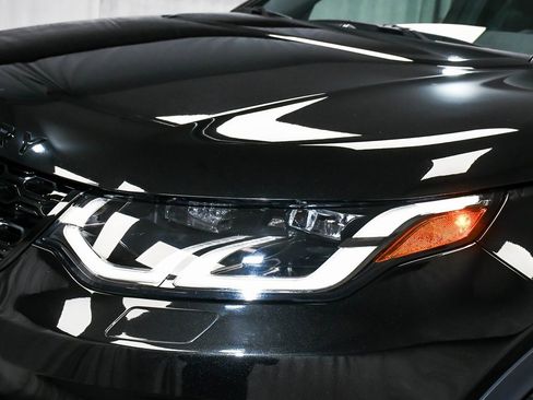 Used 2023 Land Rover Discovery Sport SE image 74