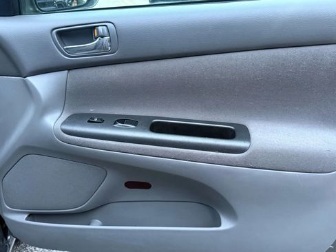 Used 2005 Toyota Camry LE image 28