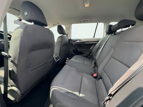 Used 2019 Volkswagen Golf S AWD/4WD image 18
